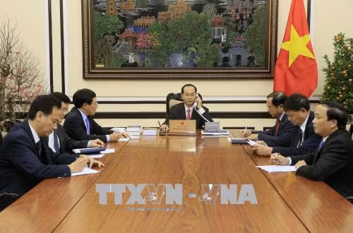 Chủ tịch nước Trần Đại Quang điện đàm với Tổng thống Hoa Kỳ Donald Trump ảnh 2