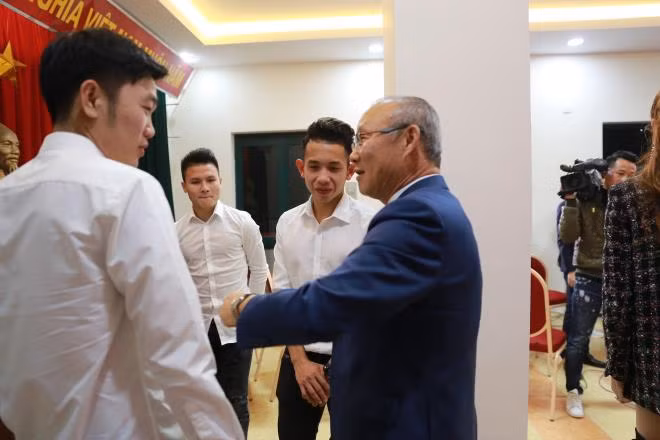 Những biểu cảm khiến khán giả bật cười của HLV U23 Việt Nam Park Hang- seo ảnh 7