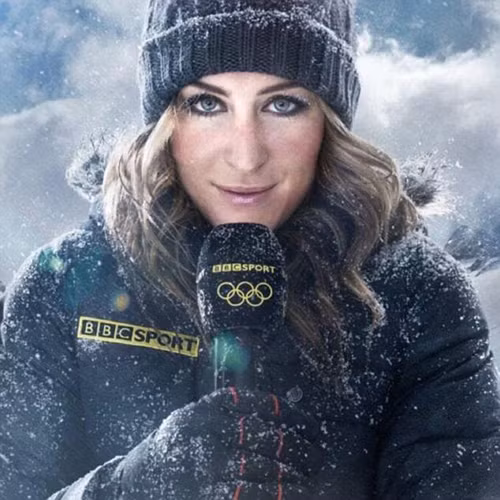 Người dẫn chương trình Olympic 'á khẩu' vì lớp trang điểm đóng băng ảnh 1
