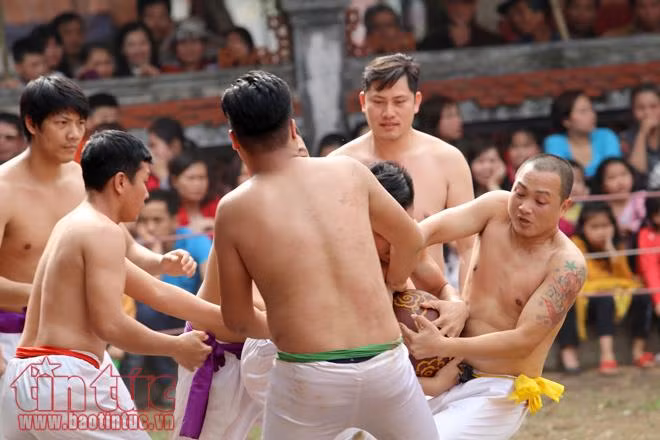 Tưng bừng hội vật cầu Thúy Lĩnh Hà Nội ảnh 1