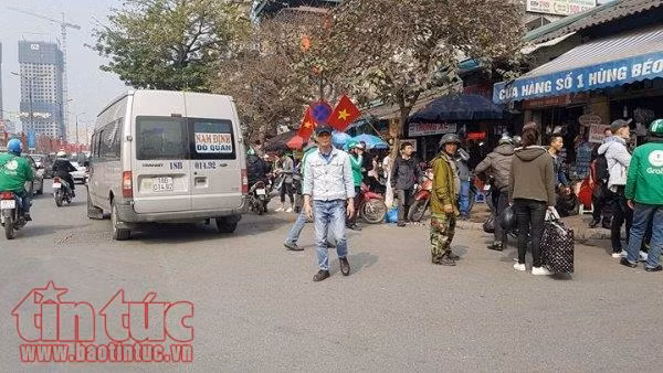 Ngày làm việc cuối cùng, các bến xe thông thoáng, ùn ứ khu vực nội đô ảnh 7