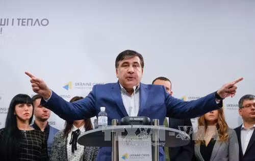 Cựu Tổng thống Gruzia Saakashvili bị trục xuất trở lại Ba Lan ảnh 1