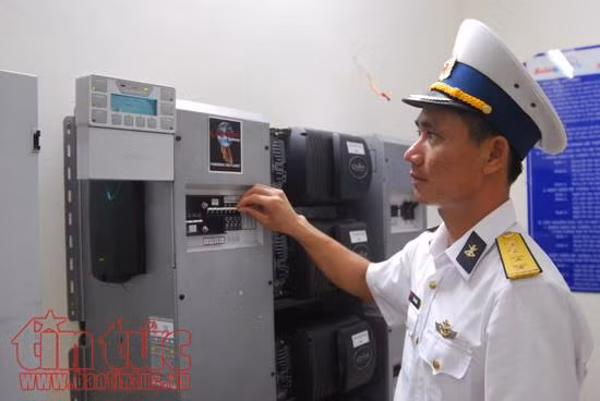 Hoàn thành việc bảo dưỡng hệ thống năng lượng sạch trên quần đảo Trường Sa ảnh 7