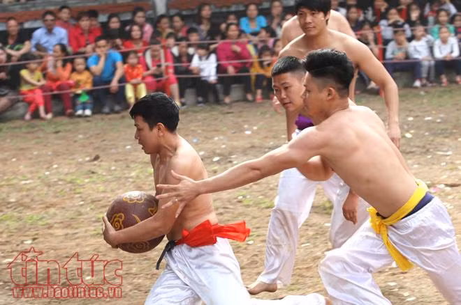Tưng bừng hội vật cầu Thúy Lĩnh Hà Nội ảnh 2