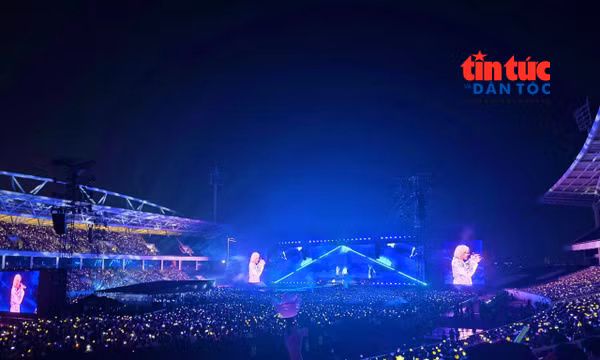 Hai đêm concert “Anh trai vượt ngàn chông gai” diễn ra đêm 17 - 18/10 tại TP Hồ Chí Minh thu hút khoảng 100.000 khán giả đến thưởng thức. Ảnh: BTC