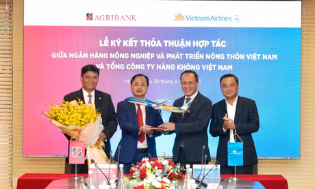 Vietnam Airlines - Agribank kết nối hệ sinh thái hàng không - tài chính