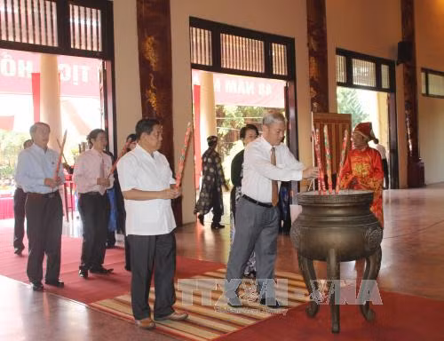 Lễ dâng hương, tưởng niệm 48 năm Ngày mất của Chủ tịch Hồ Chí Minh ảnh 1