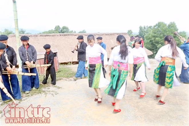 Lễ mừng nhà mới dân tộc Mông ảnh 11
