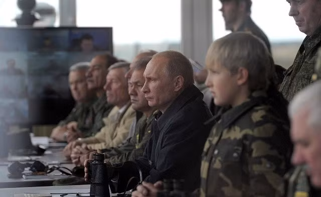 Tổng thống Putin đích thân thị sát cuộc tập trận Zapad quy mô khiến NATO lo lắng ảnh 1