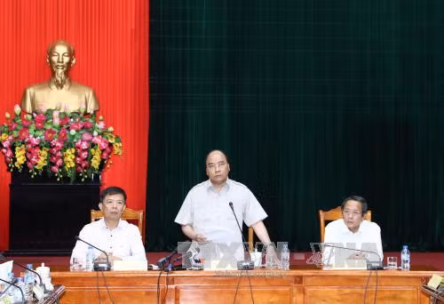 Thủ tướng Nguyễn Xuân Phúc: không để người dân lâm cảnh đứt bữa, 'màn trời, chiếu đất' ảnh 2