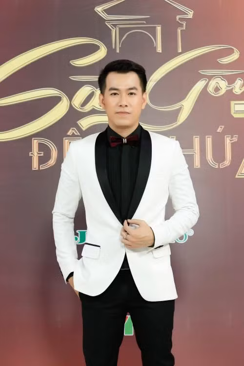 Sài Gòn đêm thứ 7 thổn thức với những bản tình ca về mùa thu ảnh 1