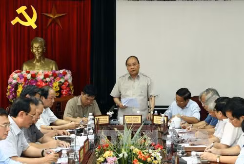 Thủ tướng Nguyễn Xuân Phúc: Nhanh chóng khôi phục sản xuất, đời sống tại Hà Tĩnh ảnh 1