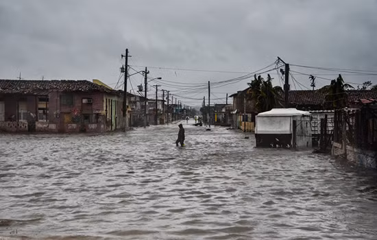 Siêu bão Irma cày nát phía Bắc Cuba, nhăm nhe tấn công Florida ảnh 9