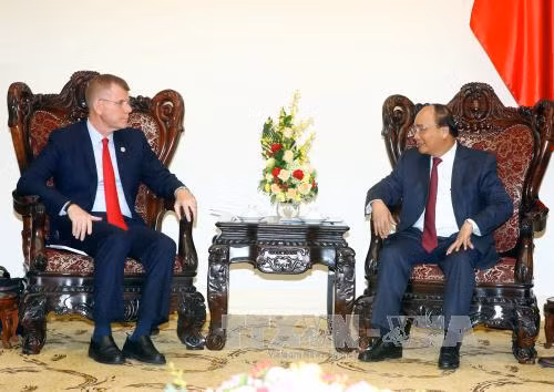 Thủ tướng Nguyễn Xuân Phúc tiếp Phó Chủ tịch Ngân hàng phát triển Châu Á ảnh 1