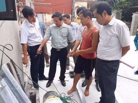 Hà Nội nhiều bất cập trong khống chế dịch sốt xuất huyết – Bài 2: Chưa ‘trúng đích’, diệt bọ gậy kém hiệu quả ảnh 1