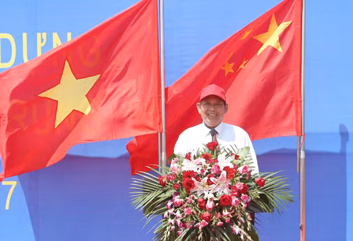 Phó Thủ tướng Trương Hòa Bình trả lời phỏng vấn nhân dịp thăm KTT dân tộc Choang Quảng Tây ảnh 1
