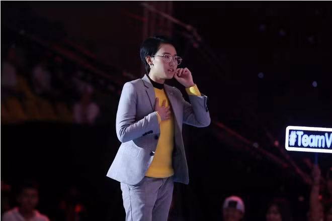 The Voice Kids tập 5: Cậu bé 'búi tóc' Quốc Thái khiến sân khấu bùng cháy ảnh 8