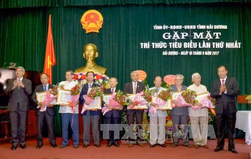Hải Dương tổ chức gặp mặt các trí thức tiêu biểu năm 2017 ảnh 3