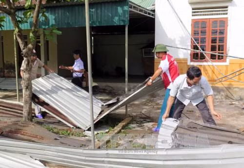 Hà Tĩnh khắc phục hậu quả bão số 10 ảnh 1