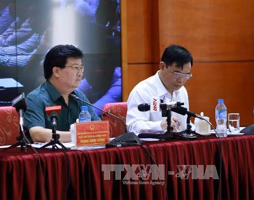 Phó Thủ tướng Trịnh Đình Dũng chỉ đạo ứng phó với bão số 10 tại miền Trung ảnh 1
