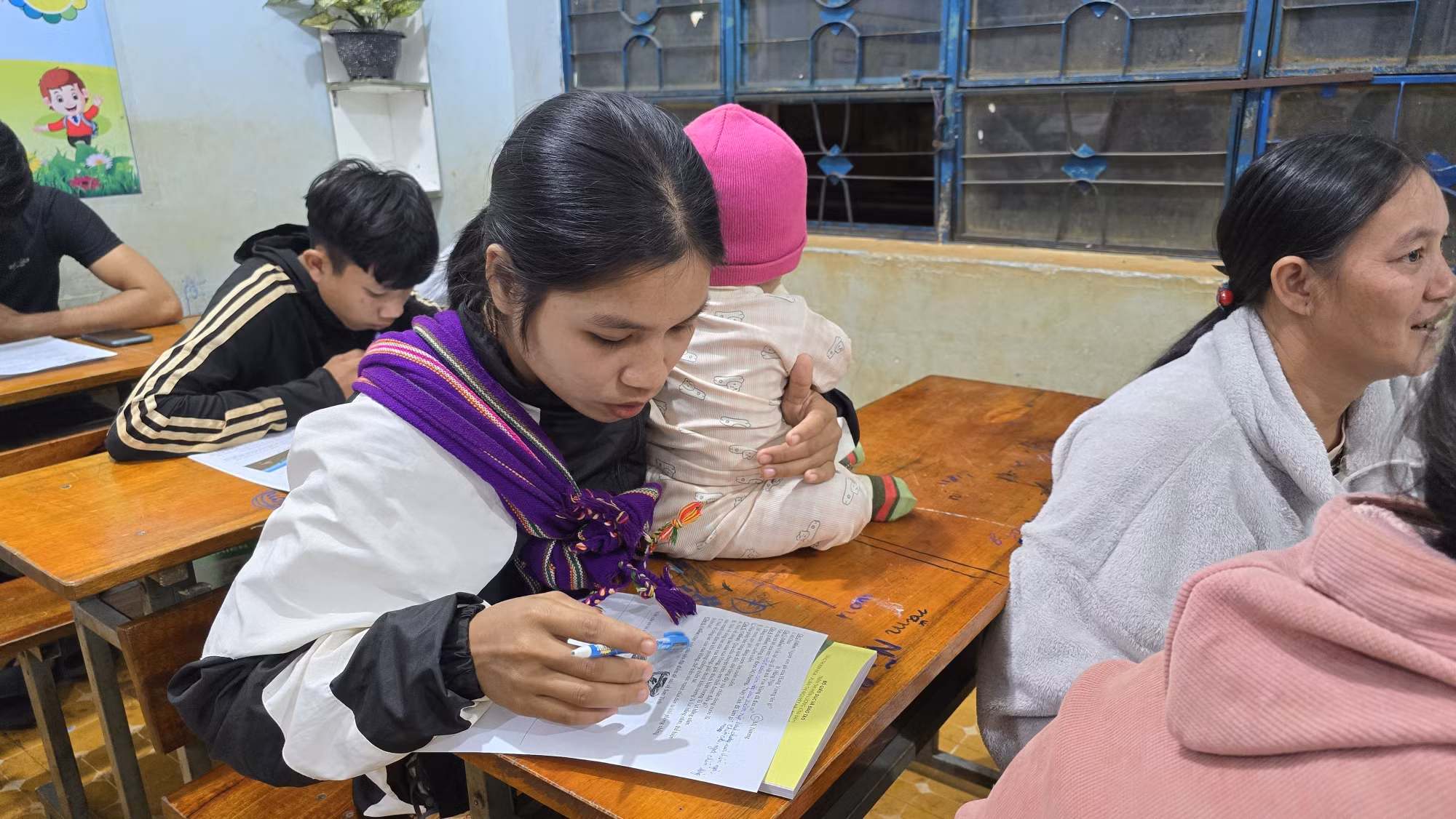 potal-gia-lai-xoa-mu-chu-nang-cao-doi-song-dong-bao-vung-dan-toc-thieu-so-7781906.jpg