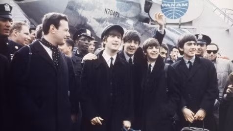 Bản hợp đồng khởi nghiệp của Beatles giá hơn nửa triệu USD ảnh 1