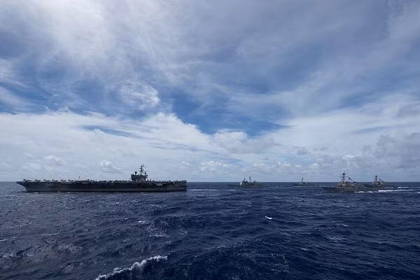 Tàu sân bay Mỹ rầm rập rẽ sóng Thái Bình Dương ảnh 3