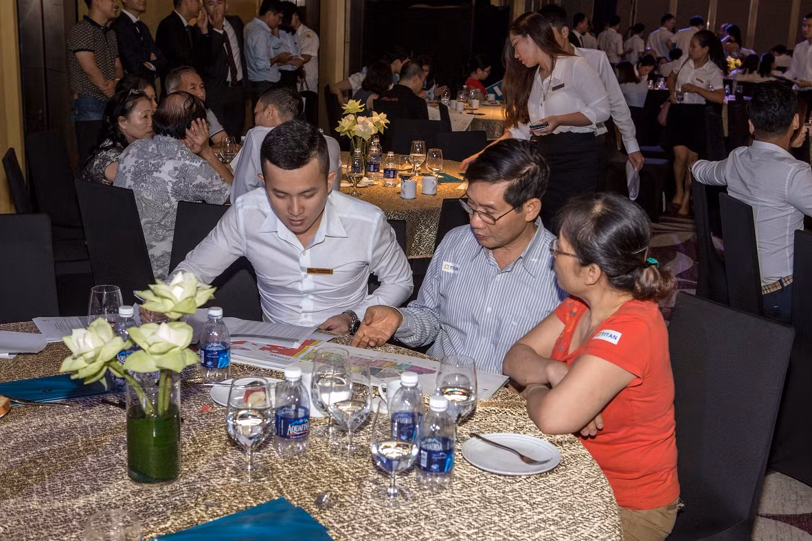 Sun Grand City Thuy Khue Residence hút khách ngay ngày đầu ra mắt ảnh 1