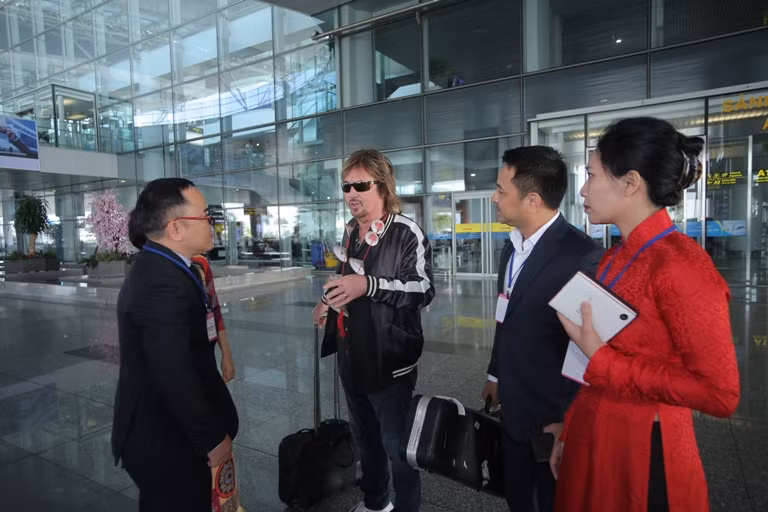 Danh ca Chris Noman đã đến Việt Nam ảnh 6