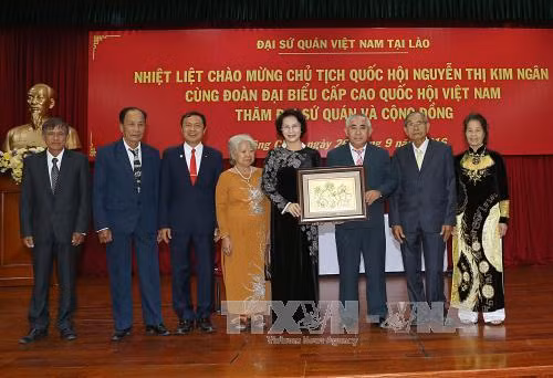 Chủ tịch Quốc hội: Đại sứ quán cần trở thành ngôi nhà chung của kiều bào ảnh 1