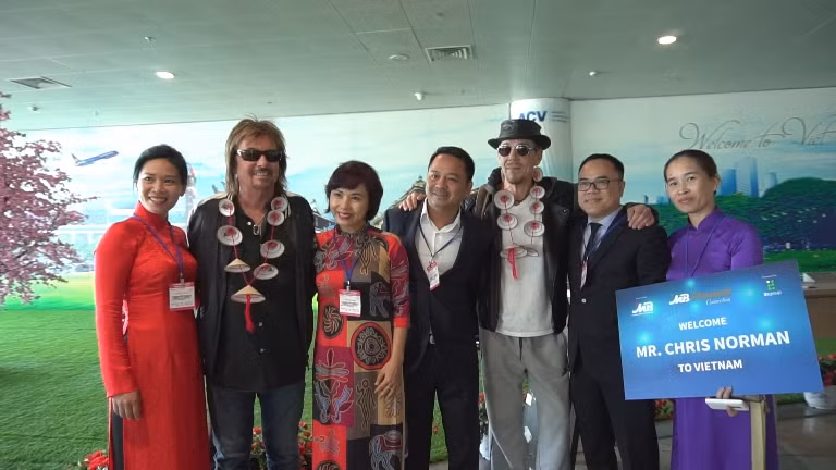 Danh ca Chris Noman đã đến Việt Nam ảnh 1