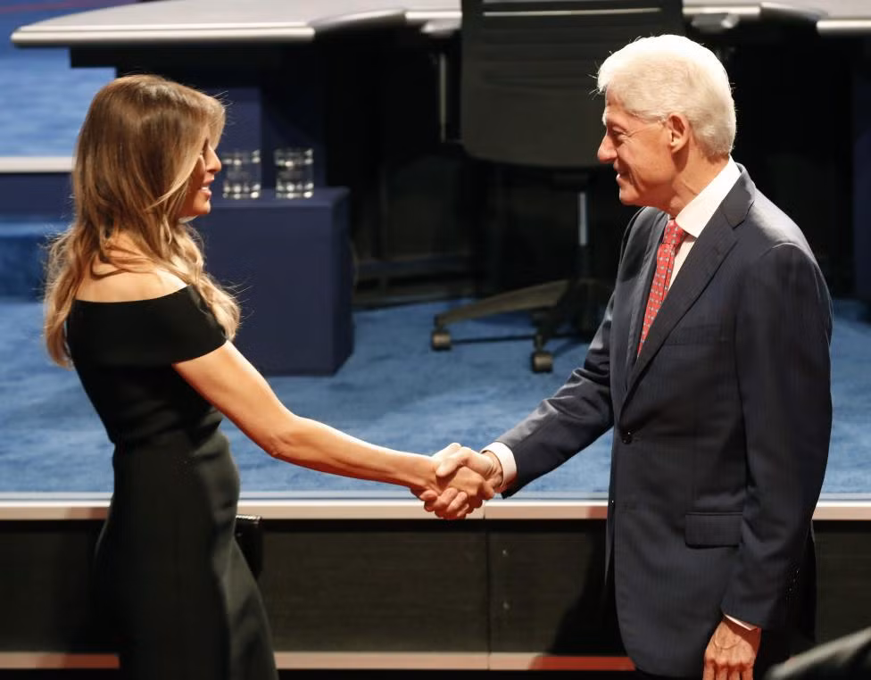 Dàn nhân vật quyền lực ngồi dưới xem Clinton-Trump tỷ thí ảnh 5