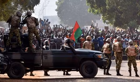 Quân đội Burkina Faso tuyên bố tổng thống đã bị phế truất ảnh 1
