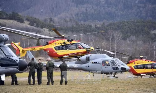 Nhiều phi công của Germanwings từ chối bay sau vụ rơi máy bay ở Pháp ảnh 1