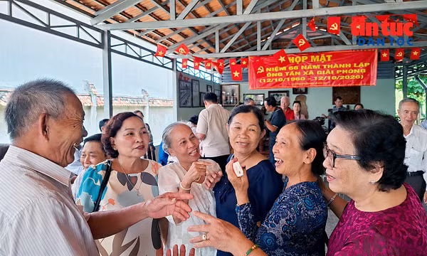 Họp mặt các thế hệ người làm báo Thông tấn xã Giải phóng