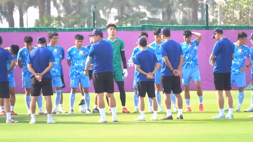Khuất Văn Khang đeo băng đội trưởng, Bùi Vĩ Hào chia tay U23 Việt Nam