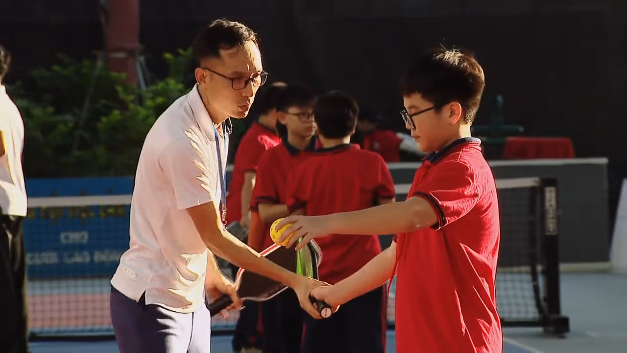Học sinh Hà Nội thích thú với pickleball