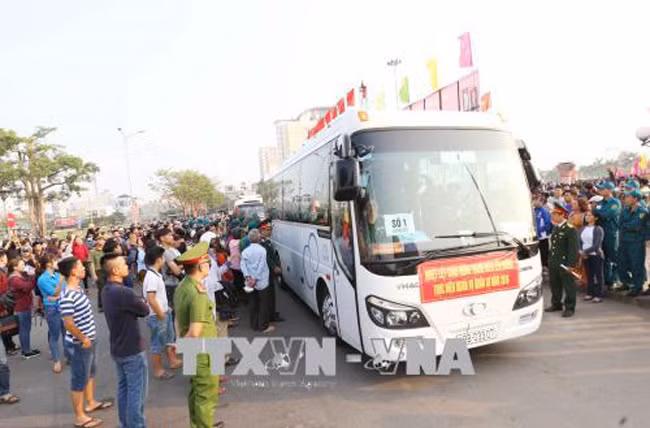 Thanh niên hăng hái lên đường nhập ngũ ảnh 9