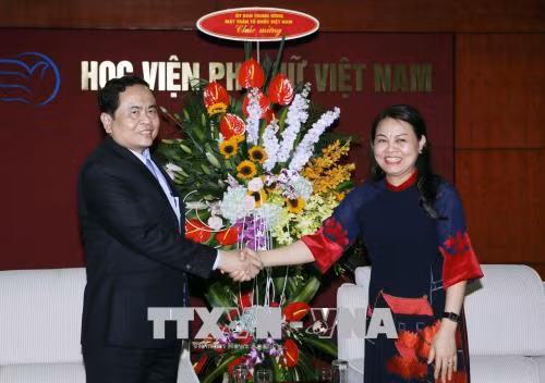 Chủ tịch Ủy ban Trung ương MTTQ Việt Nam thăm, chúc mừng Hội Liên hiệp Phụ nữ Việt Nam ảnh 1
