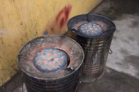 Cặp đôi nghi bị ngạt khí bếp than tổ ong ảnh 1