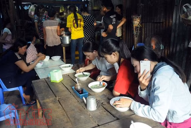 Độc đáo bánh canh bưng tô 'chờ' của người Khmer Nam bộ ảnh 13