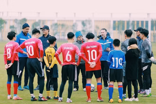 Trường học của các cầu thủ U23 tuyển sinh khóa 10, tìm kiếm tài năng trẻ trên toàn quốc ảnh 4