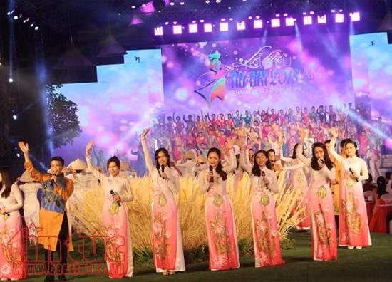 150 nghệ sỹ tham gia khai mạc Lễ hội áo dài TP Hồ Chí Minh lần 5 ảnh 1