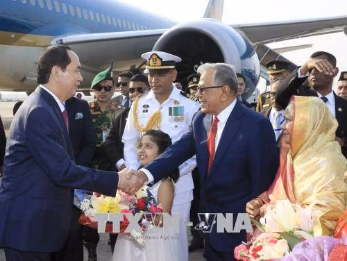  Chủ tịch nước Trần Đại Quang và Phu nhân bắt đầu chuyến thăm cấp Nhà nước tới Bangladesh ảnh 1