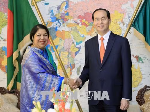 Hoạt động tiếp xúc song phương của Chủ tịch nước Trần Đại Quang tại Bangladesh ảnh 1