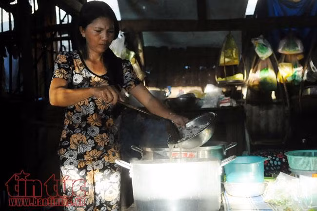 Độc đáo bánh canh bưng tô 'chờ' của người Khmer Nam bộ ảnh 10
