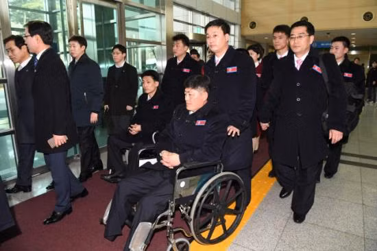 Paralympic PyeongChang 2018: Phái đoàn Triều Tiên đến Hàn Quốc ảnh 1