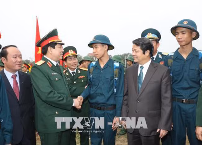Thanh niên hăng hái lên đường nhập ngũ ảnh 4