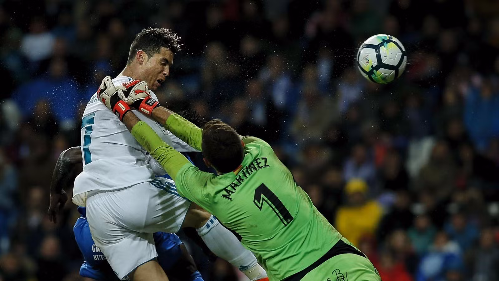 Cristiano Ronaldo cán mốc 300 bàn tại La Liga, Real lên Top 3 ảnh 1