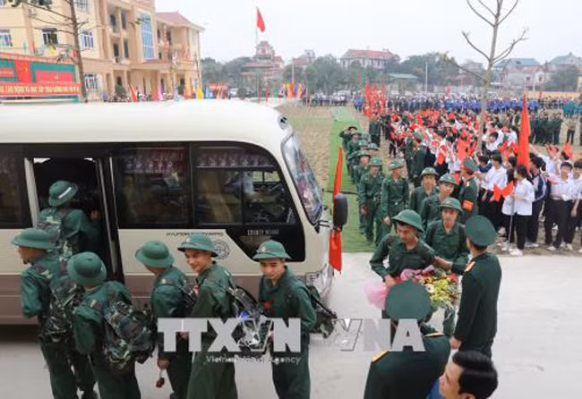 Thanh niên hăng hái lên đường nhập ngũ ảnh 3